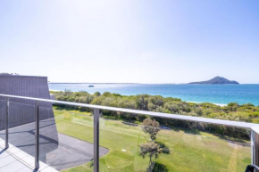 Luskin Lodge 11 stunning water views
